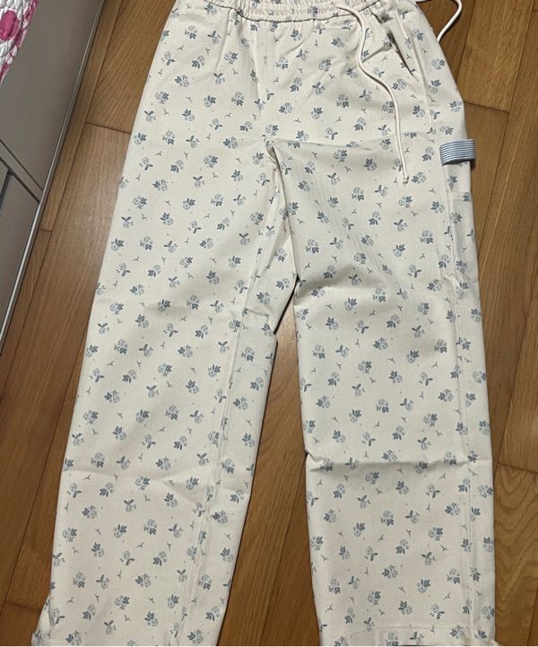 パンツ OHESHIO FLORAL CARPENTER PANTS, CREAM MUSINSA公式 | OHESHIO FLORAL CARPENTER PANTS, CREAM