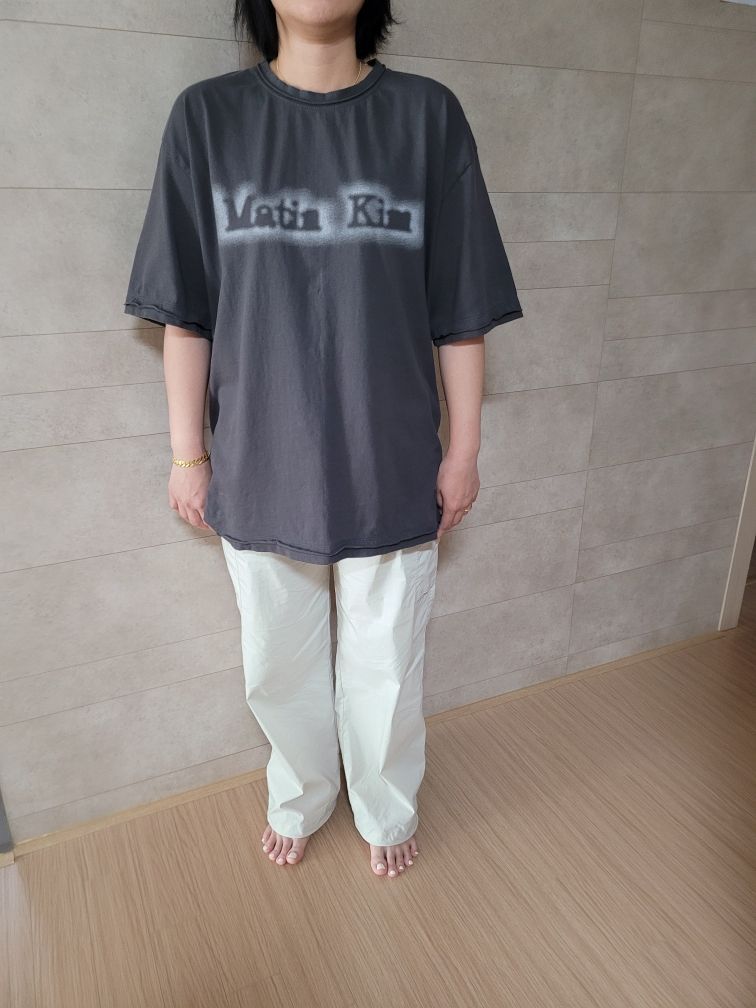 ●Matin Kim●MATIN SHADE LOGO TOP IN CHARCOAL Designer fashion, Seoul-fully created | W Concept