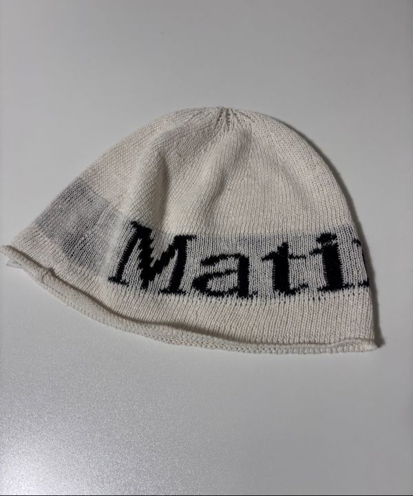 MUSINSA公式 | MATIN KIM LOGO LINEN SHORT BEANIE IN WHITE