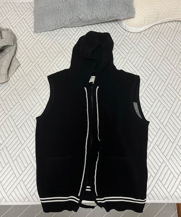 トップス Matin Kim HOODY POINT LOGO KNIT VEST MUSINSA公式 | MATIN KIM HOODY POINT LOGO KNIT VEST FOR MEN IN BLACK