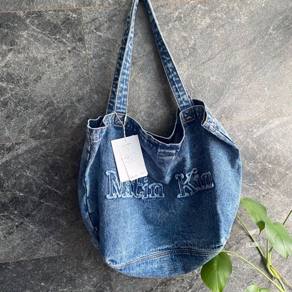 MUSINSA公式 | MATIN KIM LOGO WASHED DENIM TOTE BAG IN BLUE