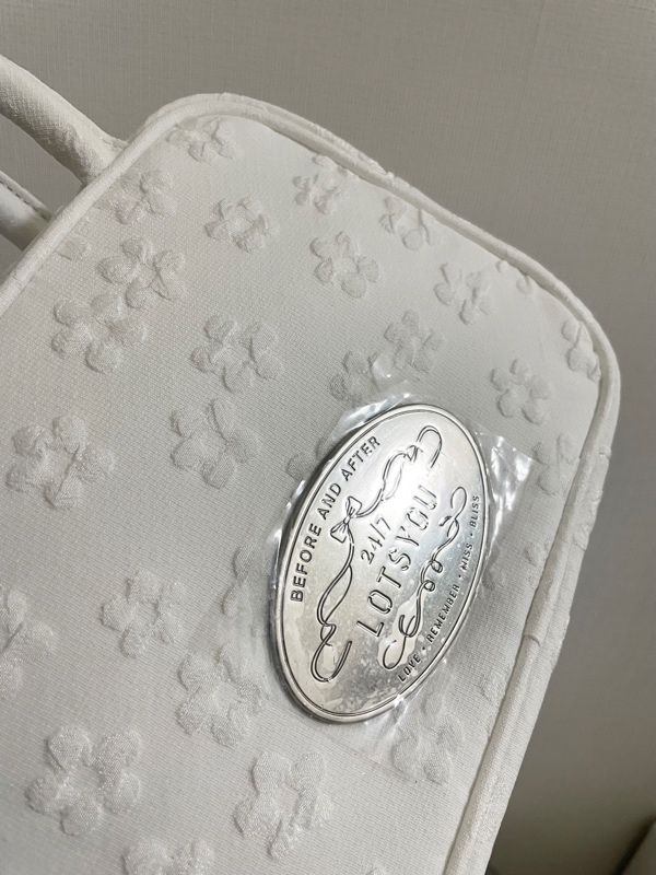 ★LOTSYOU★ lotsyou_Lumpy Bumpy Totebag White MUSINSA公式 | LOTSYOU lotsyou_Lumpy Bumpy Totebag White