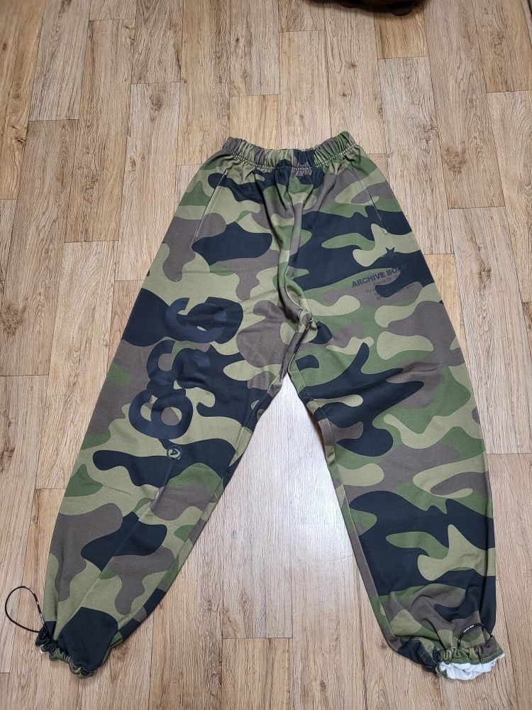 MUSINSA公式 | ARCHIVE BOLD 939 LOGO SWEAT PANTS (CAMO)
