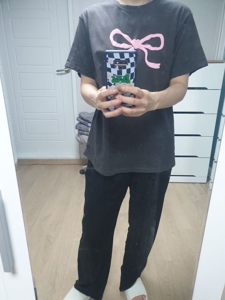 RONRON Tシャツ EMBO HEART RIBBON BASIC FIT チャコールピンク EMBO HEART RIBBON BASIC FIT T SHIRT CHARCOAL PINK - RONRON 론론