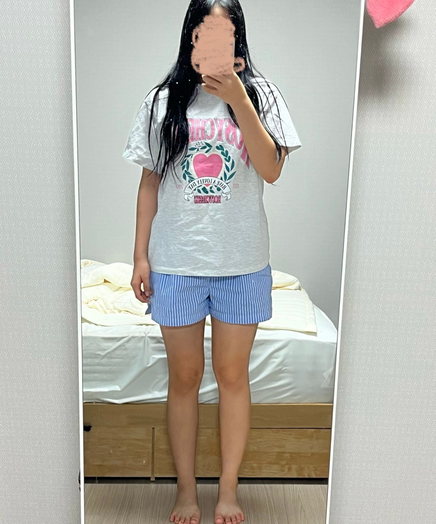 ◆RONRON◆ ROSY CHEEKS HEART BASIC FIT T SHIRT WHITE MUSINSA | RONRON ROSY CHEEKS HEART LAUREL BASIC FIT T SHIRT
