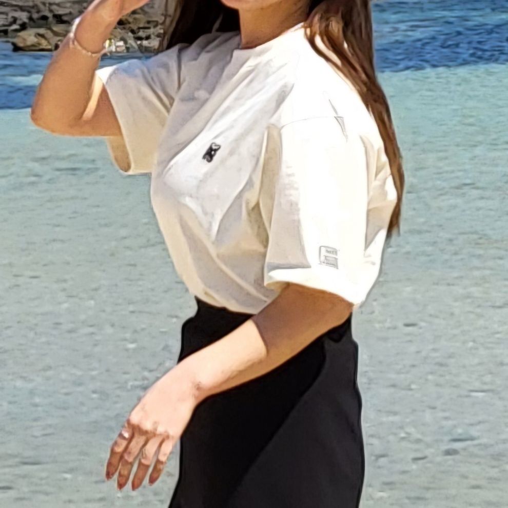 MUSINSA | SATUR Classic Small Logo Short-Sleeved T-Shirt