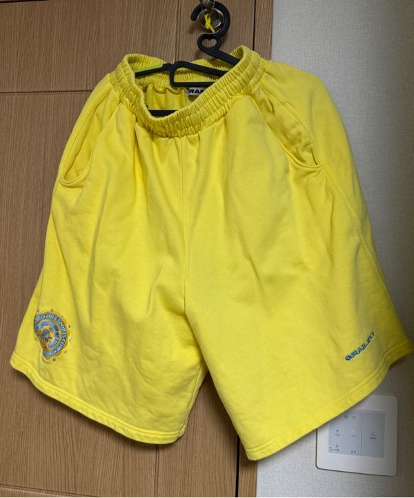 MUSINSA | GRAILZ ROSE EMBLEM BERMUDA SWEATPANTS [YELLOW]