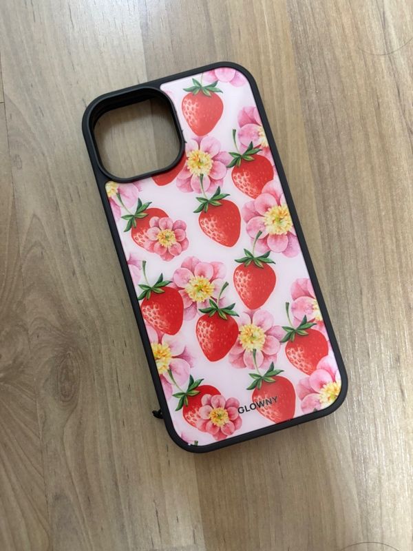 MUSINSA | GLOWNY STRAWBERRY MILK BUMPER CASE