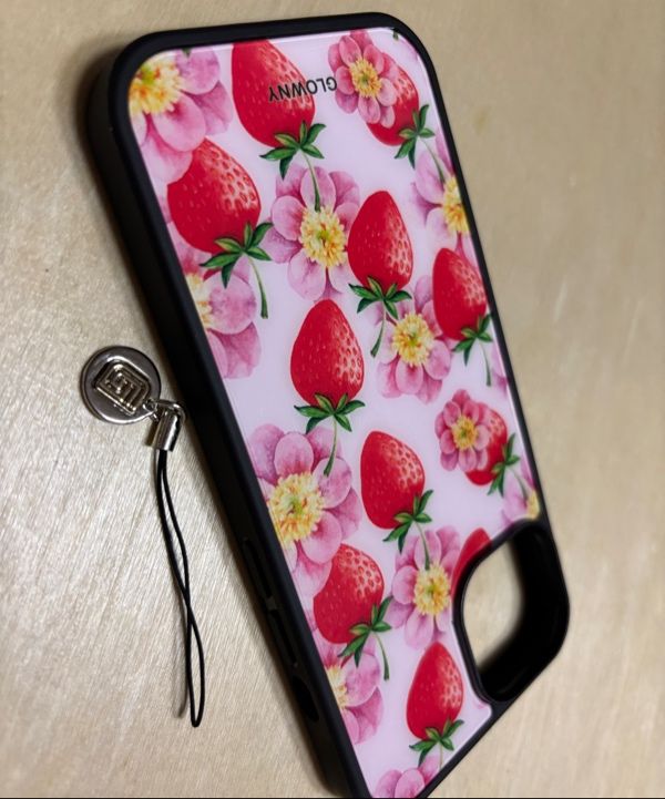 MUSINSA | GLOWNY STRAWBERRY MILK BUMPER CASE