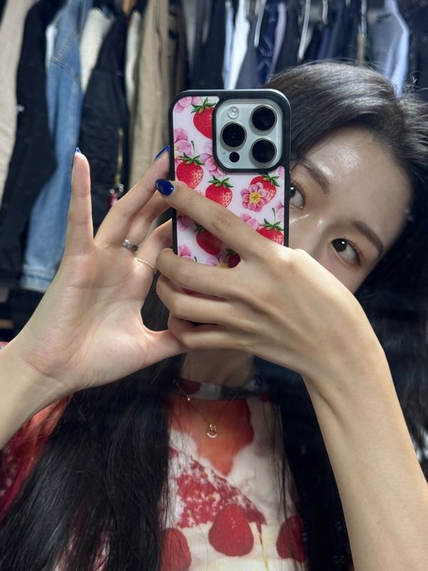 【韓国GLOWNY グロウニー】STRAWBERRY MILK BUMPER CASE STRAWBERRY MILK BUMPER CASE - GLOWNY