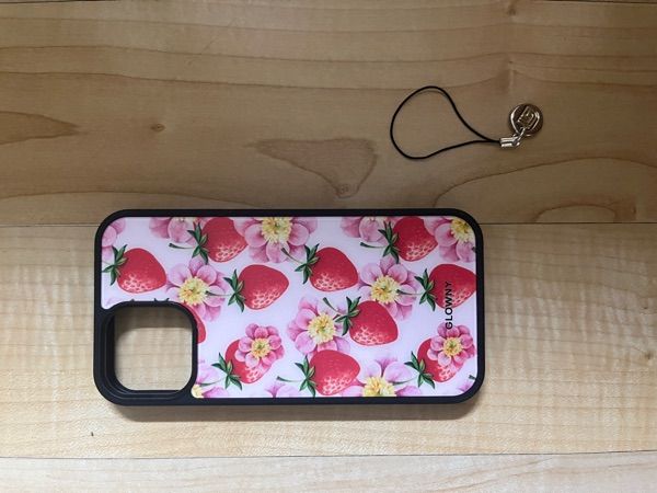 MUSINSA | GLOWNY STRAWBERRY MILK BUMPER CASE