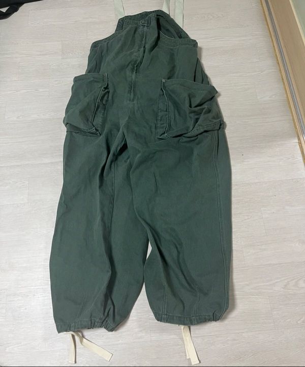 MUSINSA | ANGLAN Side Pocket Twill Balloon Overall - Khaki