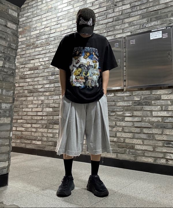 MUSINSA | ANGLAN Valley Tuck Sweat Half Pants - Black