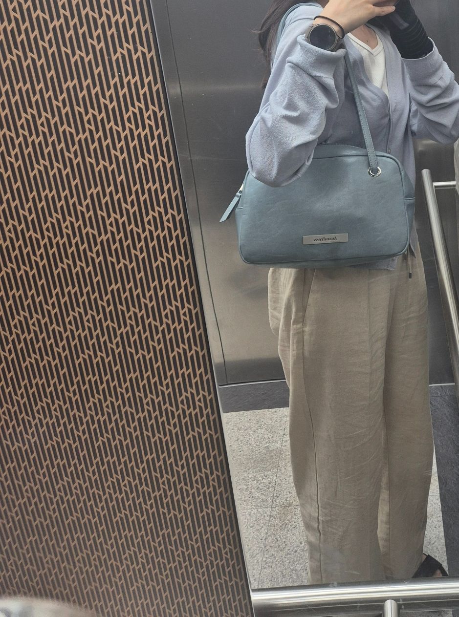 MUSINSA | AVANDRESS Semi Square Shoulder Bag YELLOW GREEN