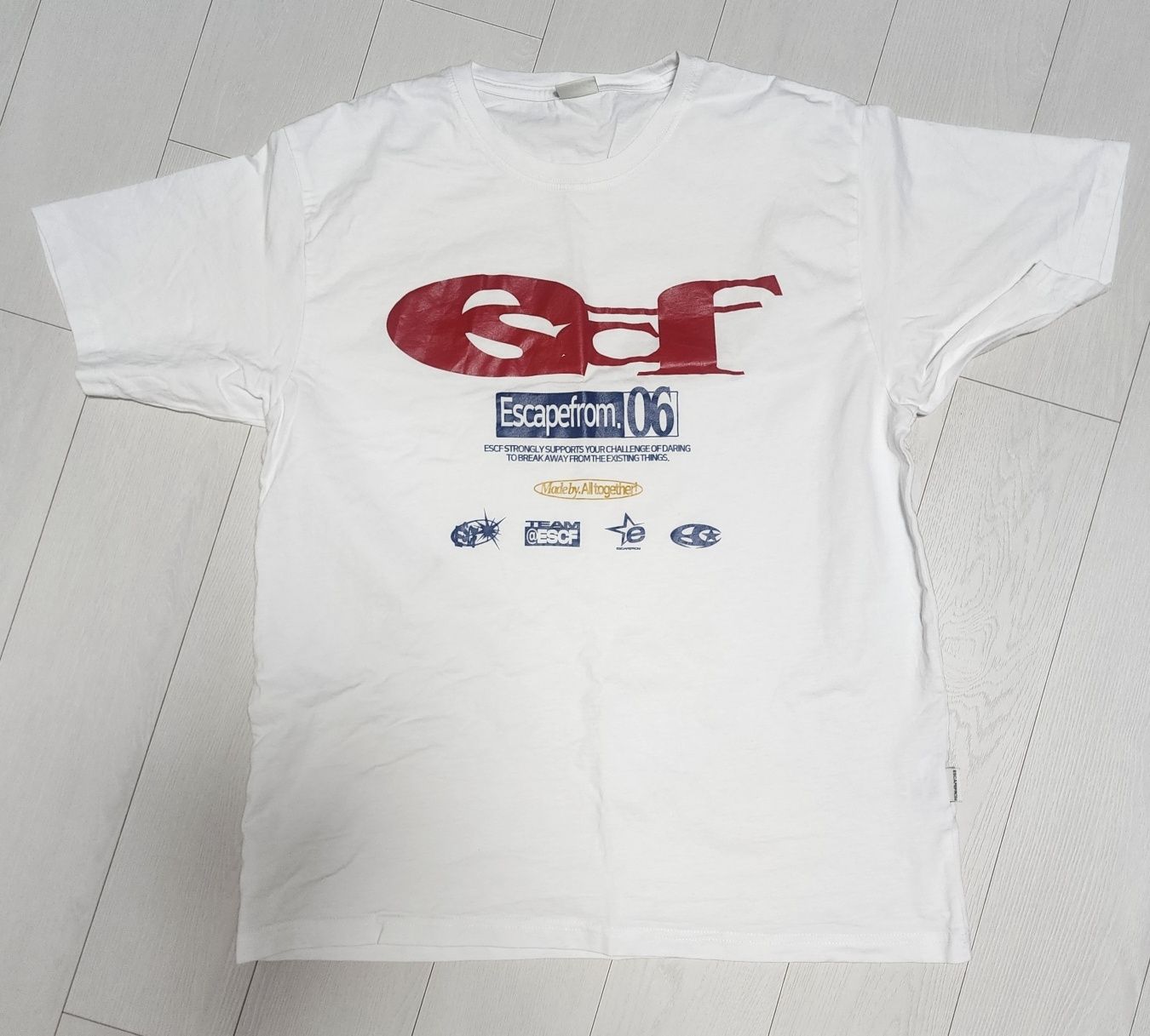 ESCAPEFROM☆FLOWER ESCF LOGO COLLAGE PRINT OVERFIT T-shirt MUSINSA | ESCAPEFROM Flower ESCF Logo Collage Print Overfit
