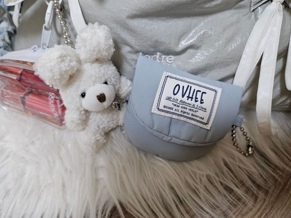 MUSINSA公式 | OVHEE Betty Mini Pouch Keyring