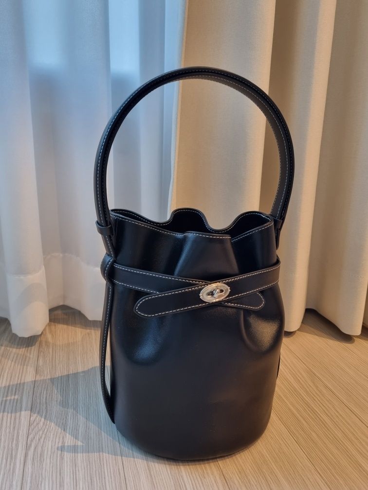 ★大人気★OSTKAKA★Classic Belt Bucket Bag★送料・関税込★ Classic Belt Bucket Bag Brown - OSTKAKA
