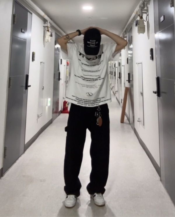 LECYTO ■ Destroyed Oversized Logo T-shirt MUSINSA | LECYTO Destroyed Oversized Logo T-Shirt_[White]
