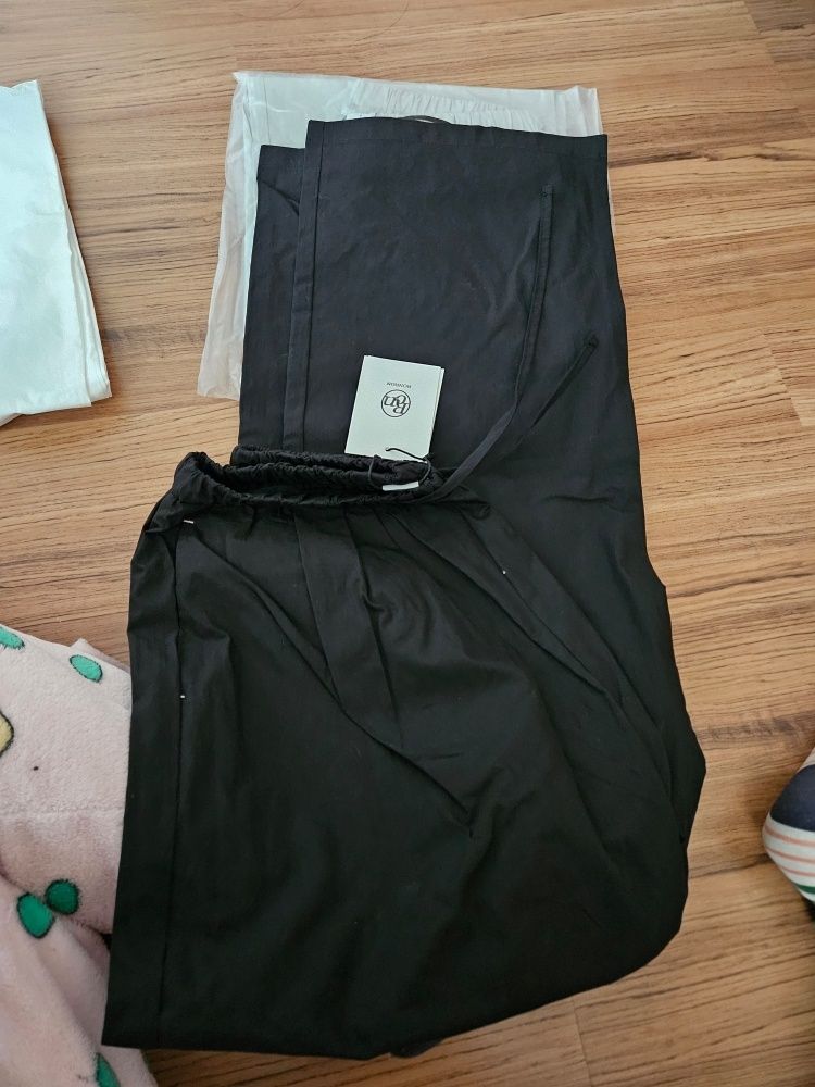 MUSINSA | RONRON BACK HEART STITCH POCKET BANDING PANTS BLACK