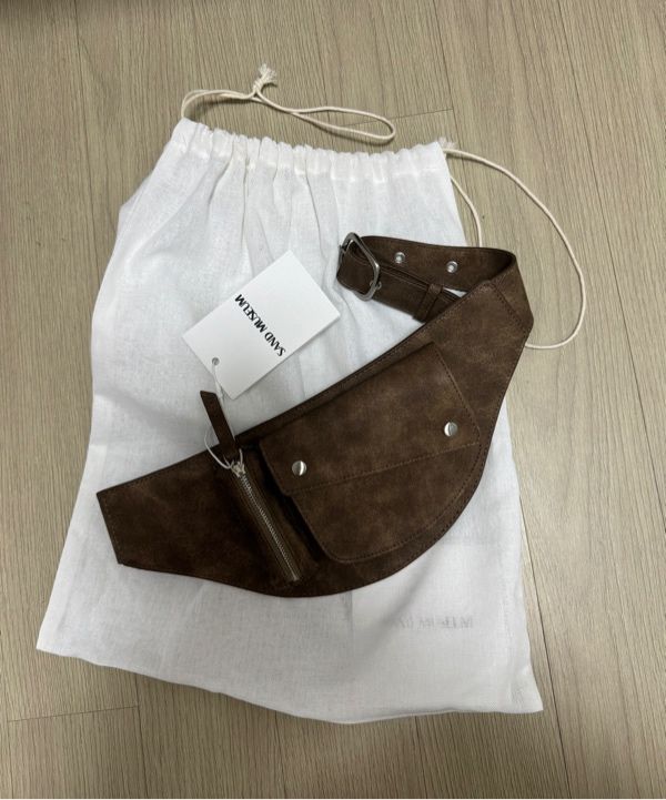 ☆SAND MUSEUM☆ BULLET BELT BAG Dark Brown SM1A0036 MUSINSA公式 | SAND MUSEUM BULLET BELT BAG [Dark Brown]