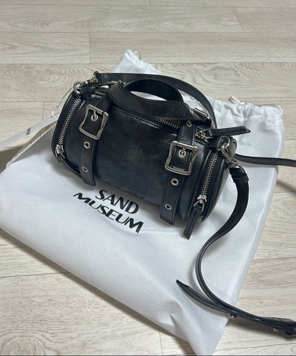 MUSINSA公式 | SAND MUSEUM OAK BAG MINI [Crack Black]