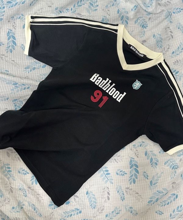 ★韓国人気★BADBLOOD★Vintage Club V-Neck Jersey T-Shirt MUSINSA | BADBLOOD Vintage Club V-Neck Jersey T-Shirt - Cream