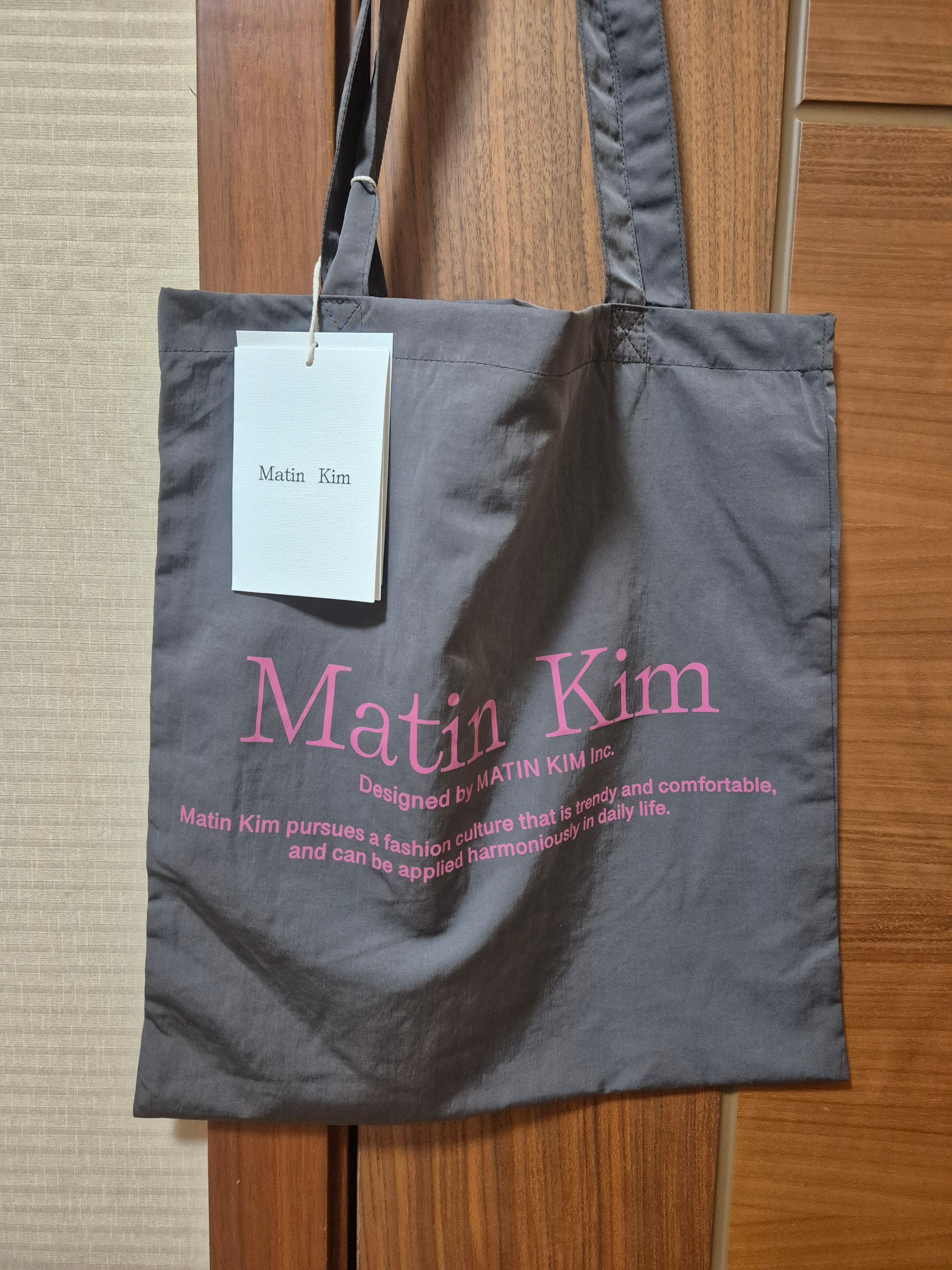 エコバッグ [MATINKIM]matin cracked logo ecobag in charcoal MATIN CRACKED LOGO ECOBAG IN CHARCOAL - MATINKIM
