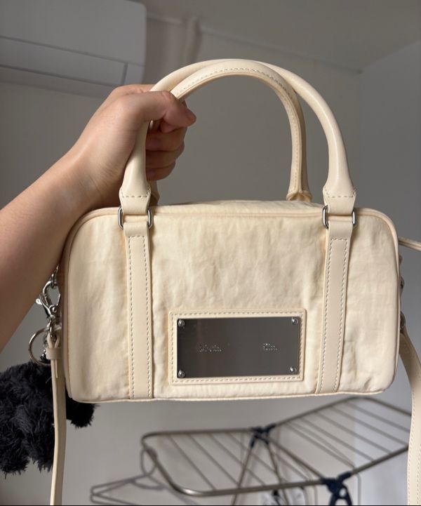 トートバッグ [MATINKIM]baby sporty tote bag in cream ☆MATIN KIM☆ BABY SPORTY TOTE BAG 韓国発 ショルダーバッグ
