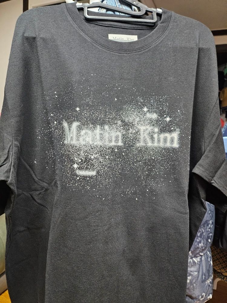 MUSINSA公式 | MATIN KIM TWINKLE GRAPHIC LOGO TOP FOR MEN IN