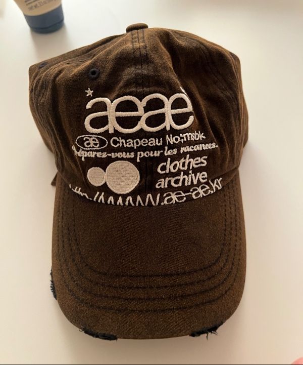 MUSINSA公式 | AEAE WEB LOGO DAMAGED CAP [DARK BROWN]