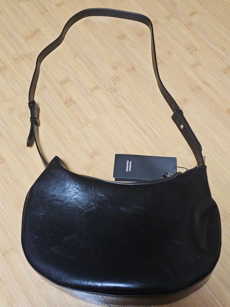 MUSINSA公式 | MUSINSA STANDARD WOMAN ファットクレセントショルダー
