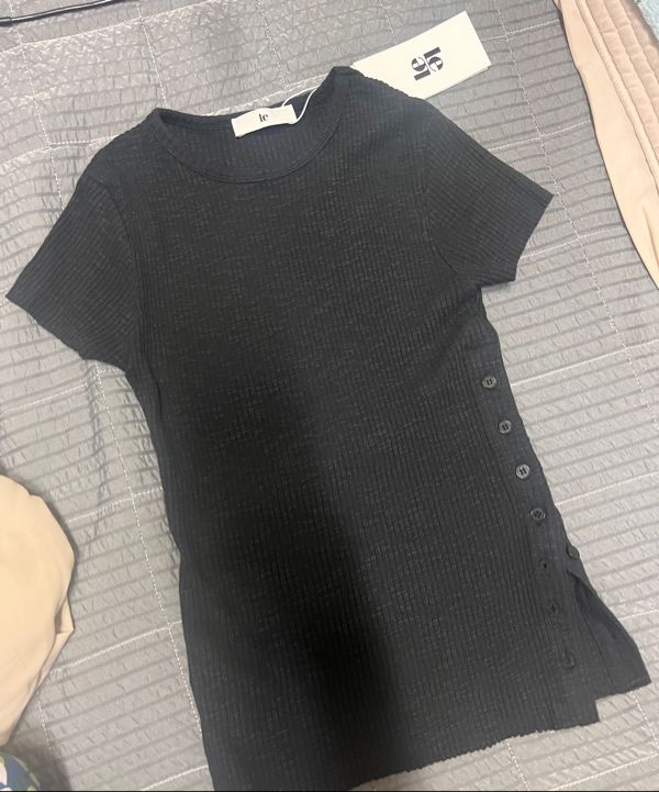 新品☆ le/ル SIDE BUTTON SLITトップス plage le / ル SIDE BUTTON SLIT トップス（Tシャツ／カットソー