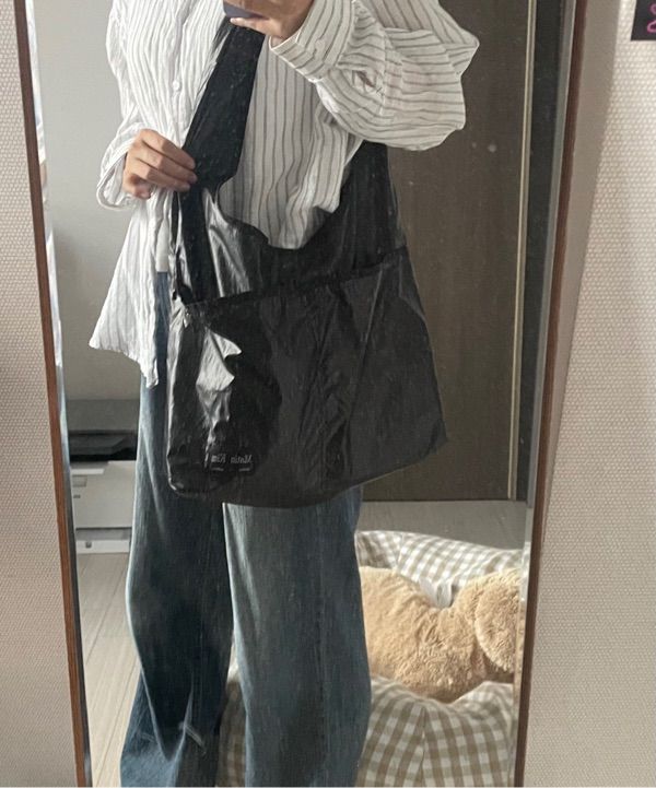 【MATIN KIM】UTILITY REVERSIBLE SHOULDER BAG★送料・関税込 720167029_2.png