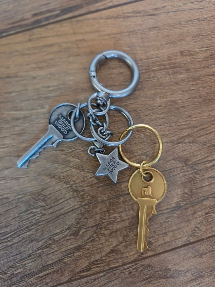 MUSINSA | MARGESHERWOOD LOGO KEY CHAIN