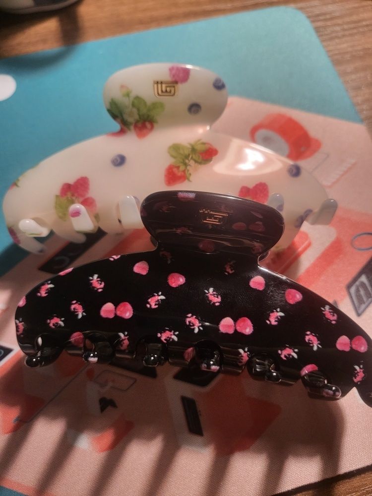 MUSINSA | GLOWNY BLACK CHERRY HAIR CLIP
