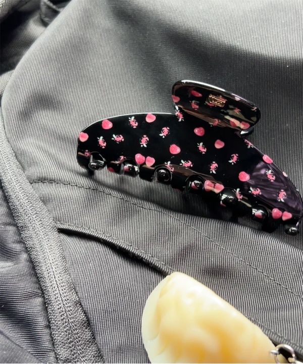 ☆GLOWNY☆ BLACK CHERRY HAIR CLIP MUSINSA | GLOWNY BLACK CHERRY HAIR CLIP
