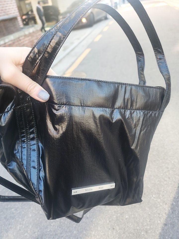 マーティンキム　GLOSSY TWO WAY MINI BAG IN BLACK MUSINSA | MATIN KIM GLOSSY TWO WAY MINI BAG IN BLACK