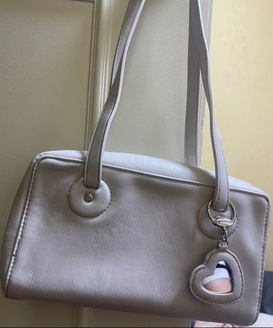 MUSINSA公式 | LEATHERY プランプハートキーチェーンショルダーバッグ 