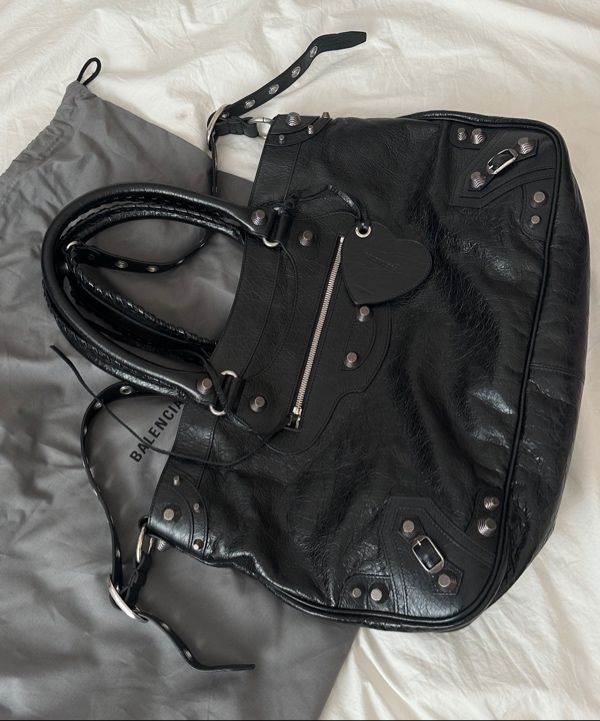 ぽてとさらだ　バレンシアガ ネオカゴール XL トートバッグ MUSINSA公式 | BALENCIAGA ネオカゴール XL トートバッグ - ブラック