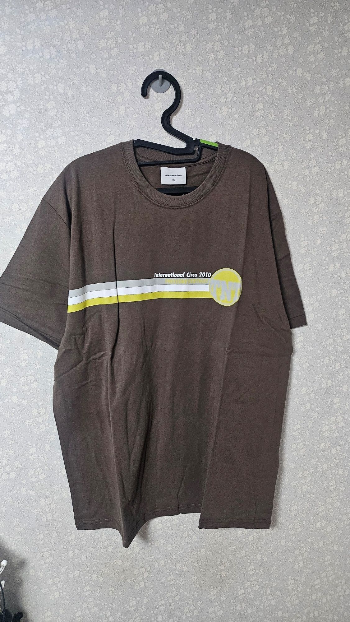 MUSINSA | thisisneverthat® TNT Track Lines Tee Brown