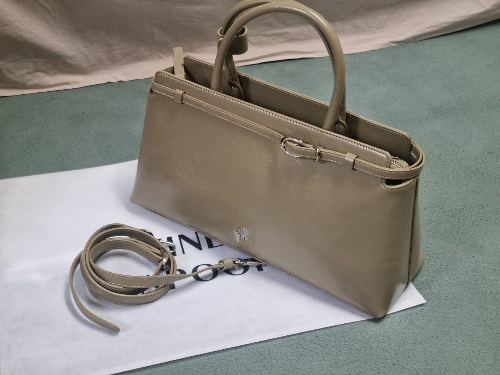 MUSINSA | FINDKAPOOR Lumi Tote Bag 33 - Brown