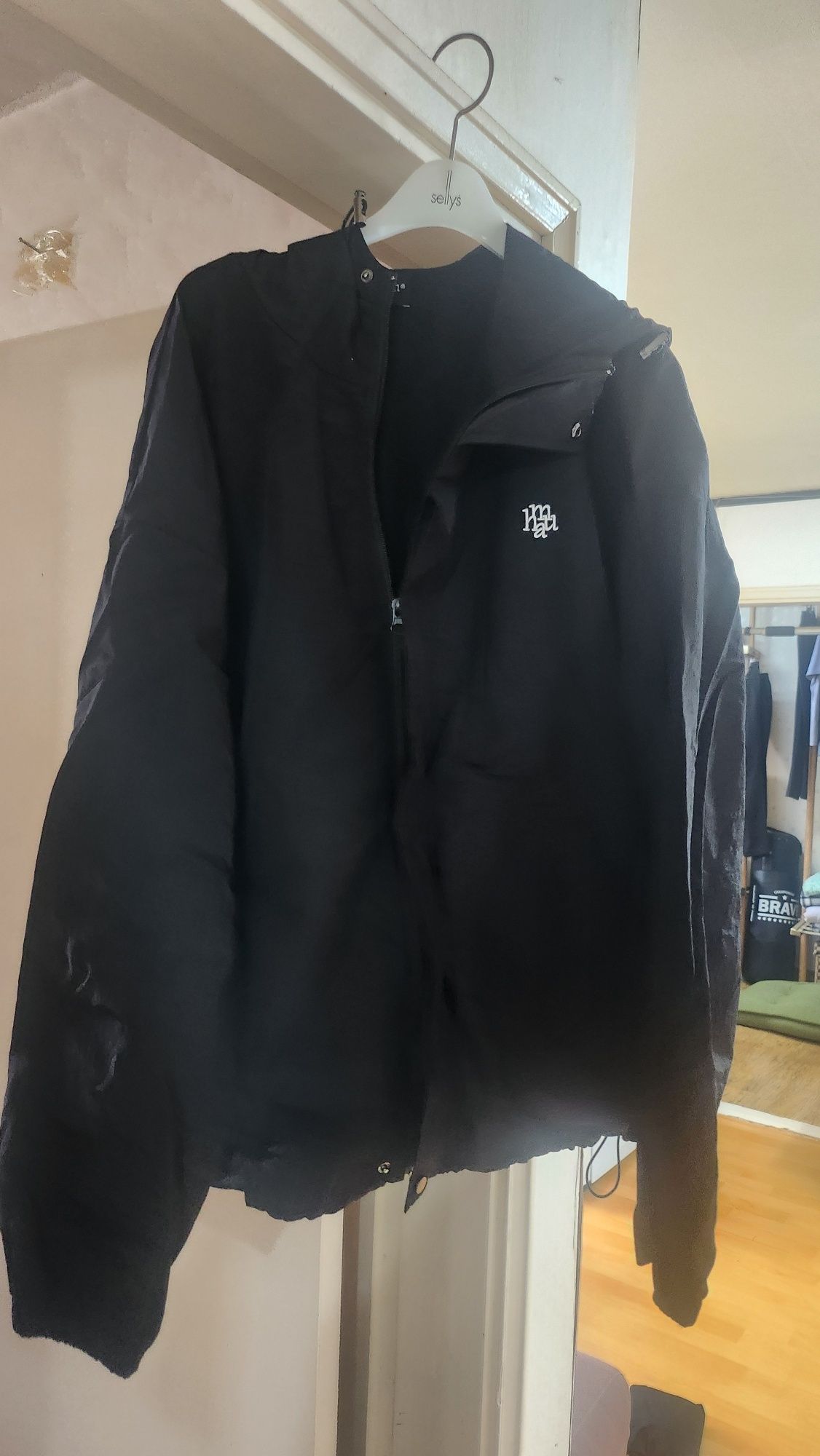 MUSINSA | MUAHMUAH Logo placket windbreaker jacket [black]