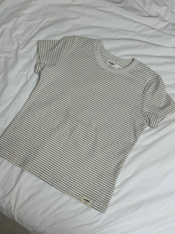 ★GLOWNY★G CREW NECK TEE (WHITE)★正規品/韓国直送料込/人気 G CREW NECK TEE (WHITE) - GLOWNY