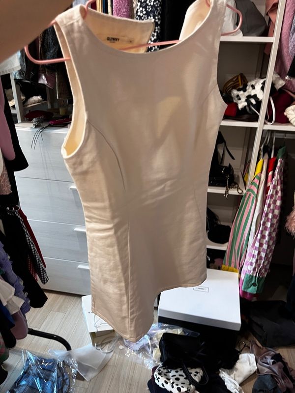 ★GLOWNY★THE CHLOE DRESS (WHITE)★正規品/韓国直送料込/人気 THE CHLOE DRESS (WHITE) - GLOWNY