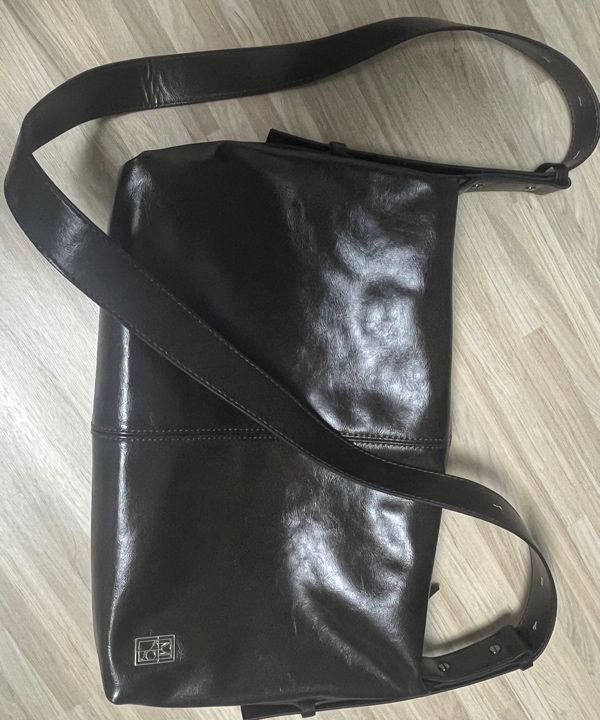 MUSINSA | MIMTHEWARDROBE Manto crack leather hobo bag brown
