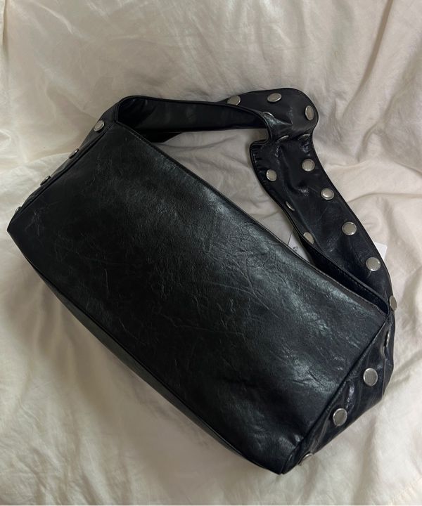 MUSINSA | DIAGONAL FUNKY WIDE STRAP BAG (brown)