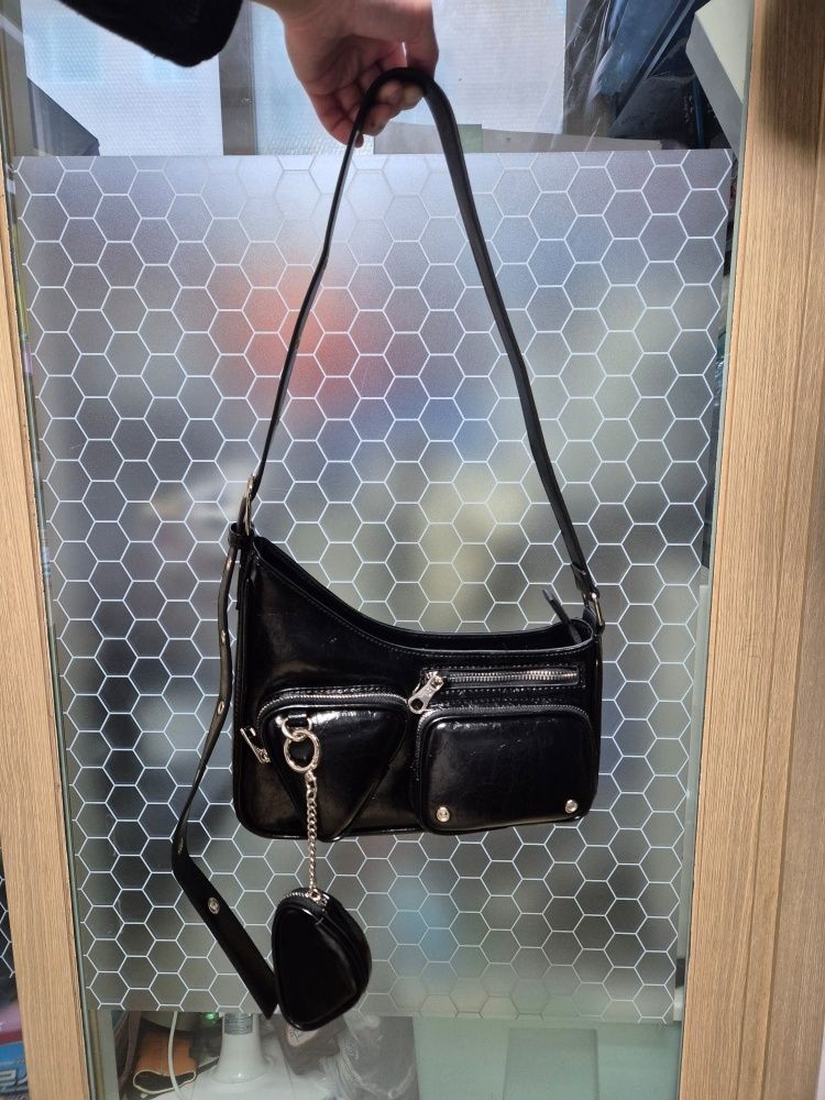 MUSINSA公式 | ILLIGO Triangle Pocket Bag Black