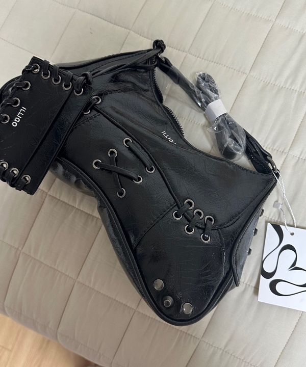 MUSINSA | ILLIGO Eyelet Stud Shoulder Bag Grey