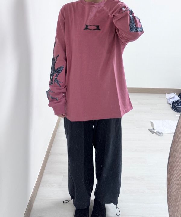 MUSINSA公式 | CRITIC CRITIC x ALIEN WALK LONG SLEEVE TS BLACK