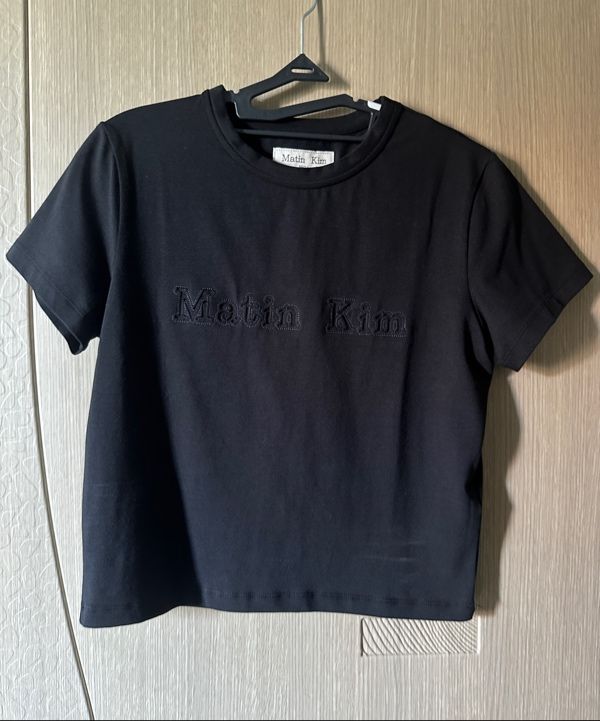 ★Matin Kim★ MATIN REVERSE PATCH LOGO CROP TOP IN BLACK MK2 MATIN REVERSE PATCH LOGO CROP TOP IN BLACK – Matin Kim